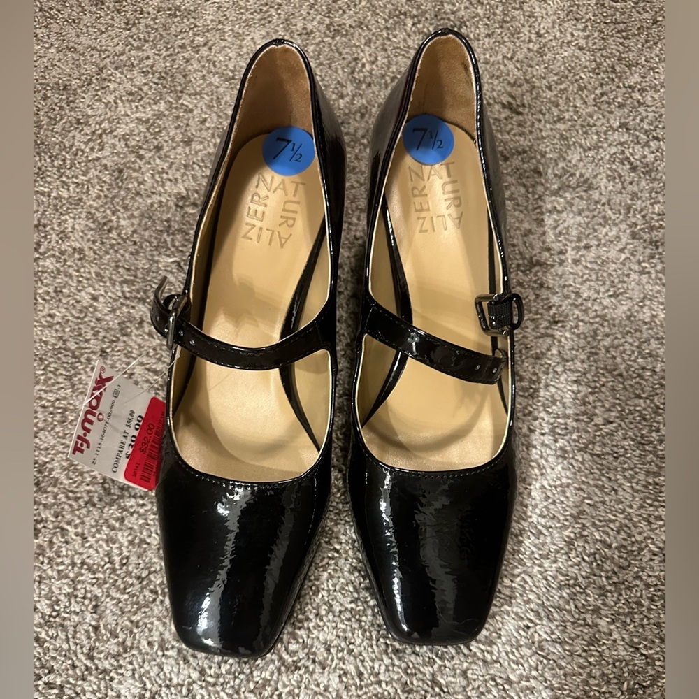 Brand new, size 7.5.